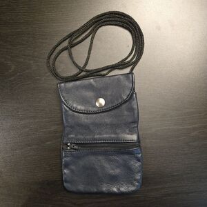 🔥RARE🔥Vintage 90s Coach Leather Navy Crossbody Purse